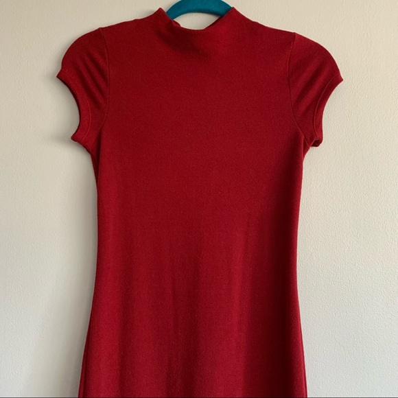 RED DRESS - Picture 4 of 6